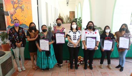 Reconocen a “Grandes Mujeres” de la Sierra Norte de Oaxaca por su aportación a la comunidad
