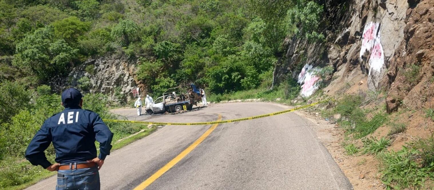 Condenan y exigen justicia por la muerte de defensor comunitario y su familia en la Sierra Sur de Oaxaca