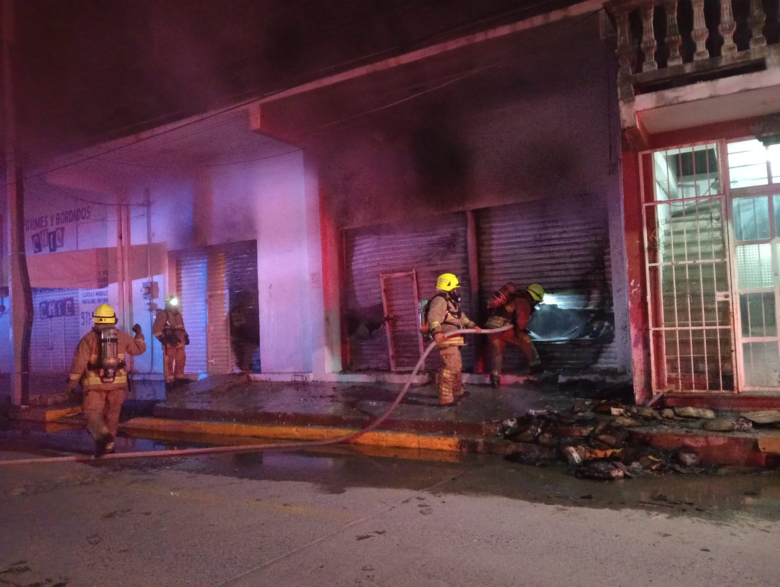 SSPC y Fiscalía de Oaxaca dan versiones encontradas en nuevo incendio a locales comerciales en Juchitán