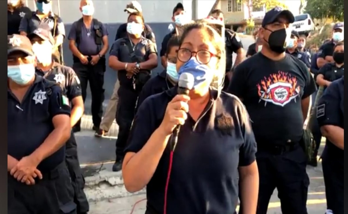 Cumplen cuatro días en paro de labores los 211 policías municipales del puerto de Salina Cruz