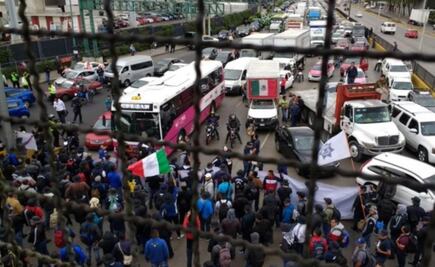 Policías federales bloquean acceso a Terminal 1 del AICM