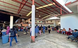 Desplazados cumplen un año de vivir en una azotea del Palacio Municipal de Yosondúa, Oaxaca