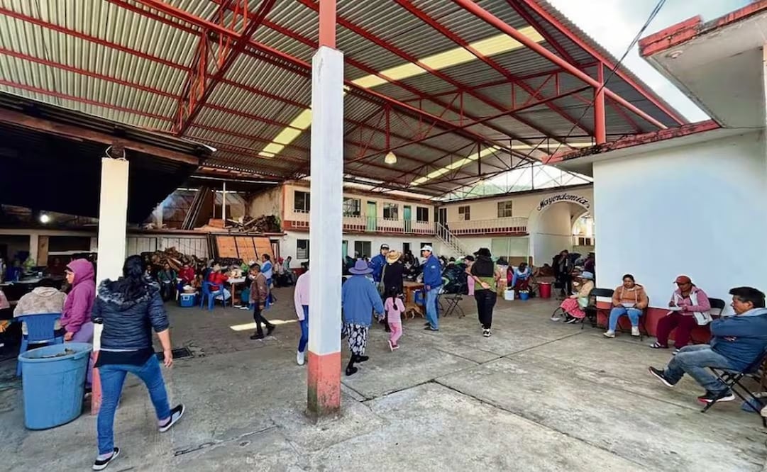 Familias desplazadas que viven en la azotea del Palacio Municipal de Yosondúa. Foto: Especial