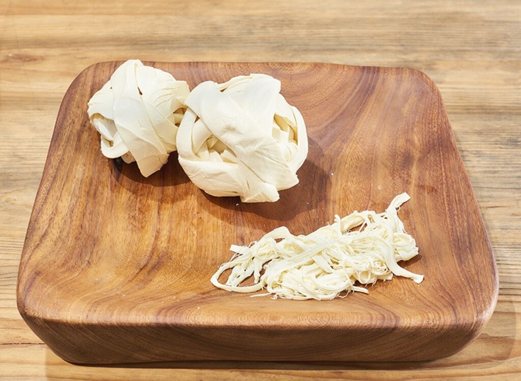 Estos son los quesos Oaxaca que no son queso y son riesgosos, dice Profeco