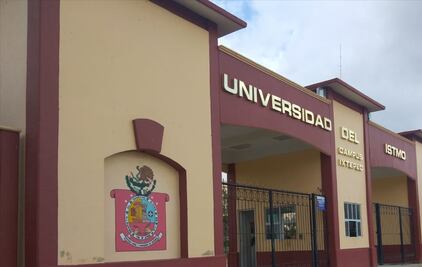 Despiden a profesora de la Unistmo que acompañó a universitarias a denunciar acoso sexual