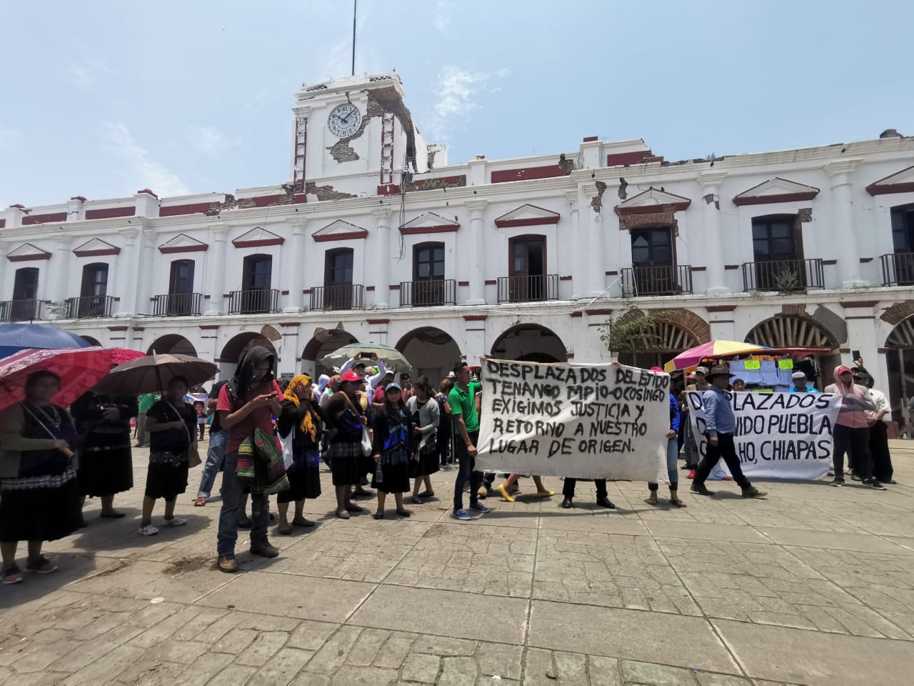 Desplazados chiapanecos recorren Oaxaca, piden justicia por el despojo de sus tierras