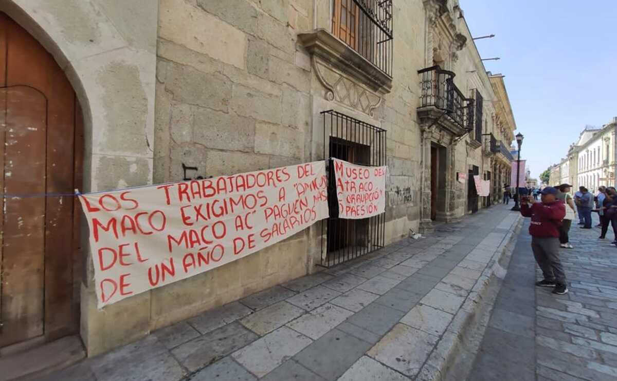 Acusan a la UABJO de dar espacios de organización a agresores de extrabajadores del MACO. Foto: Mario Arturo Martínez