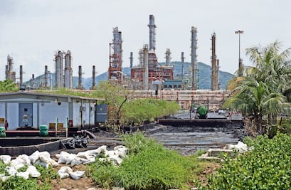 Refinería de Salina Cruz, a la espera para renacer