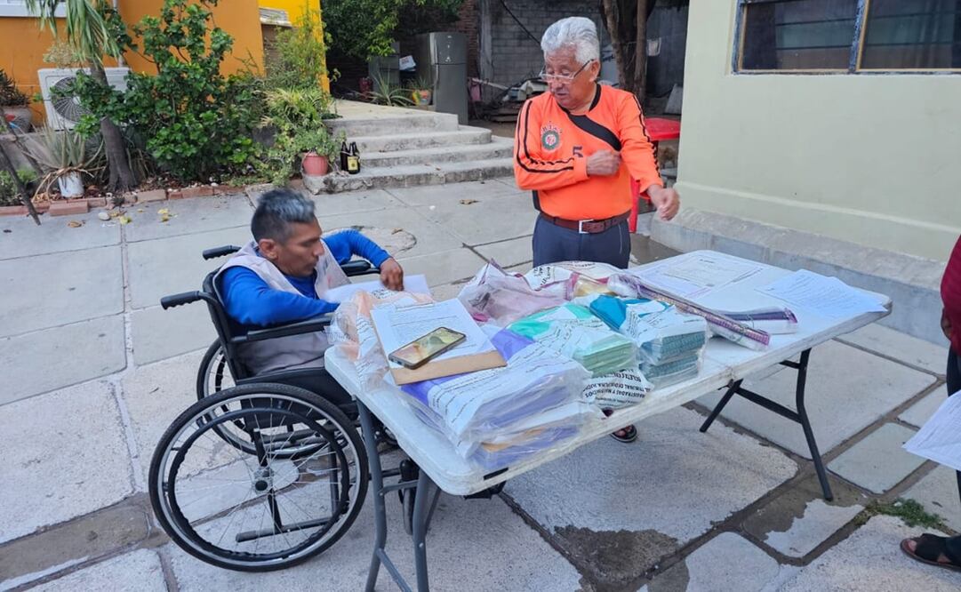 Entrega de paquetes electorales para la elección judicial en Oaxaca. Foto: Especial