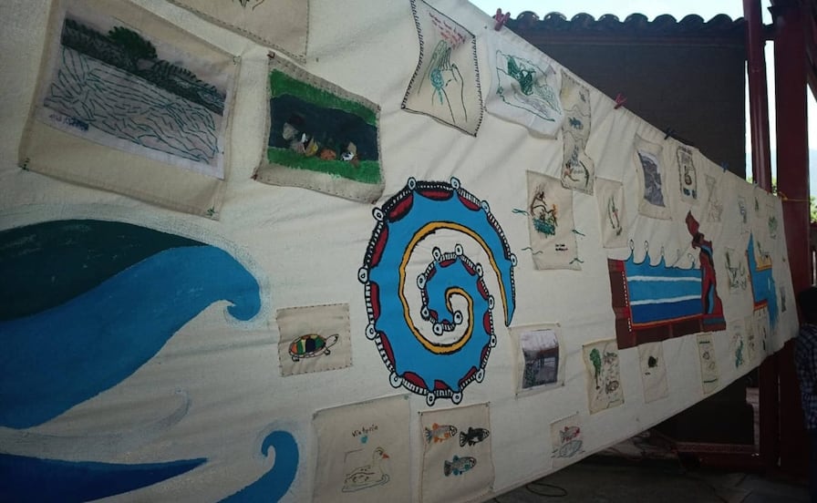 Roban en la ciudad de Oaxaca la pieza textil colectiva “Memorias del Río Atoyac”