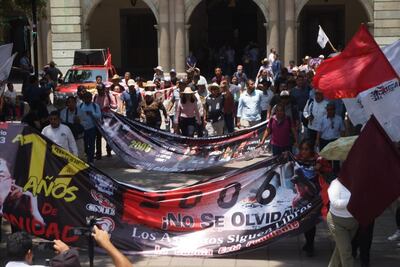 A 17 años de desalojo del zócalo de Oaxaca, Sección 22 acusa que 20 asesinatos de 2006 siguen impunes
