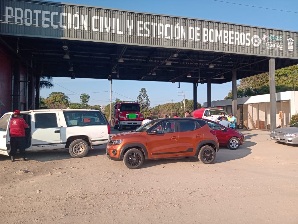 Tras paro laboral de bomberos, destituyen a director de Protección Civil en Salina Cruz