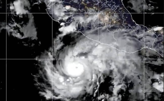 Pronostican que Huracán Trudy alcance la categoría 4; ocasionará lluvias intensas en Oaxaca