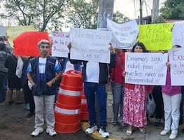 Padres de familia y vecinos paran obras del nuevo estadio de béisbol en Oaxaca; bloquean calles