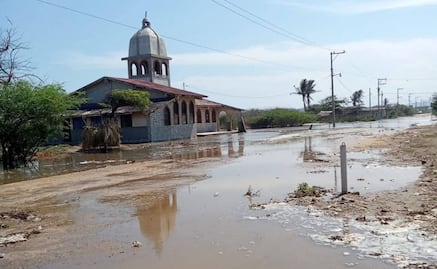 Mar de fondo causa inundaciones en la colonia Cuauhtémoc de San Mateo del Mar, Oaxaca