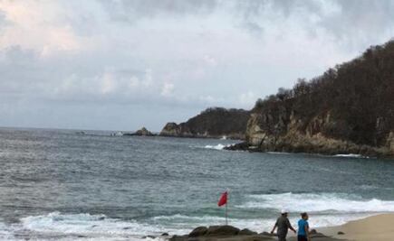 Chocan paracaidistas en Puerto Escondido, Oaxaca; muere uno