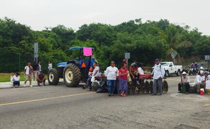 Suspenden vuelos en el aeropuerto de Huatulco, Oaxaca, por protestas de campesinos