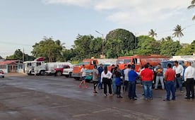 Contratan 10 pipas para distribuir agua potable en Matías Romero tras casi dos semanas de desabasto