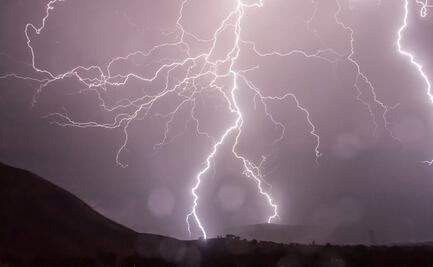Confirma CEPCO 2 muertos por rayos en Valles Centrales, Oaxaca; seguirán fuertes lluvias, señala