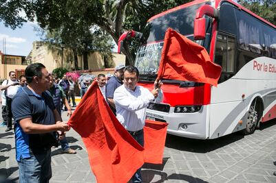 Parte caravana de la Sección 22 del SNTE a la Ciudad de México