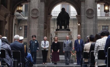 Conmemora AMLO aniversario luctuoso de Benito Juárez