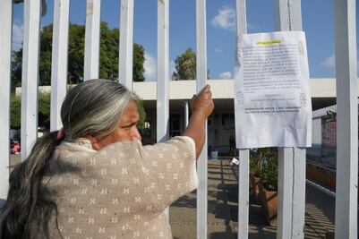 Cierran de nuevo Hospital Civil de Oaxaca; bloquean calles