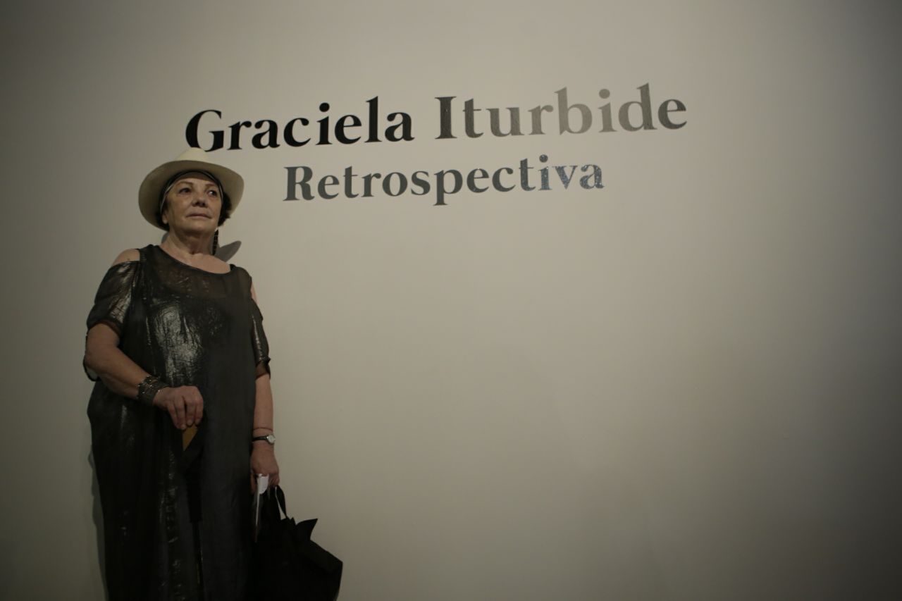 Graciela Iturbide recibe homenaje en Feria del Libro de Oaxaca