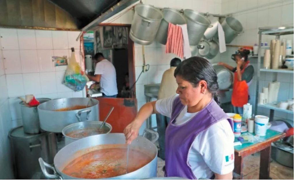 Quita AMLO dinero a comedores de Peña Nieto