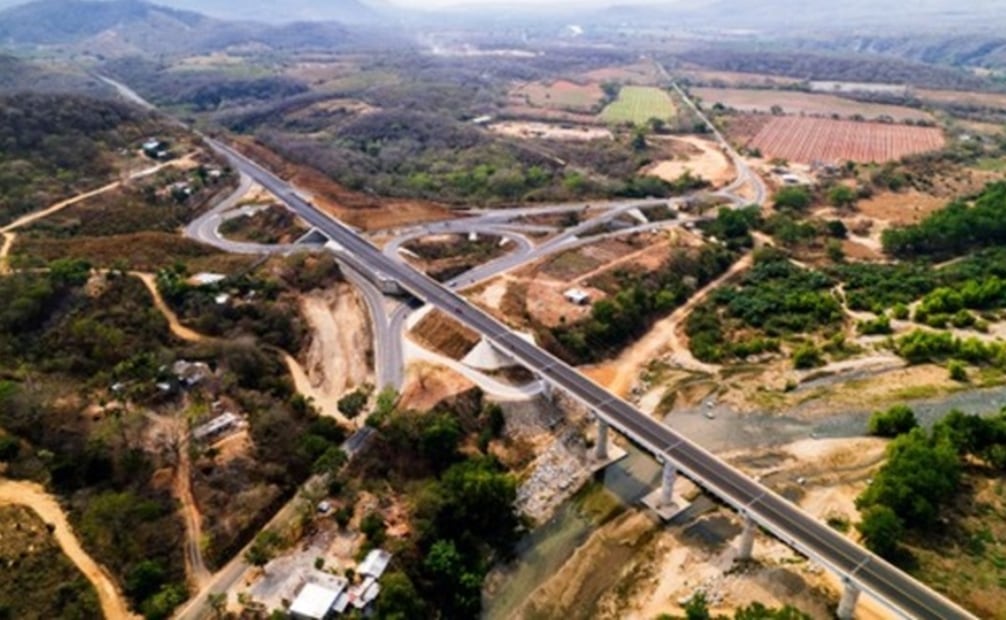 Autopista Barranca Larga- Ventanilla, Oaxaca. Foto: Gobierno de México.