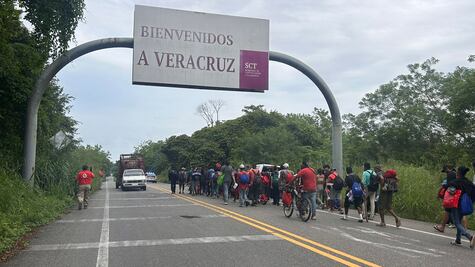 Nueva caravana migrante ingresa a territorio del estado de Veracruz; la octava que cruza Oaxaca en 2024