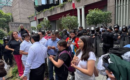 Policías encapsulan a trabajadores de Salud de Oaxaca que protestan en CDMX por incumplimientos del IMSS Bienestar