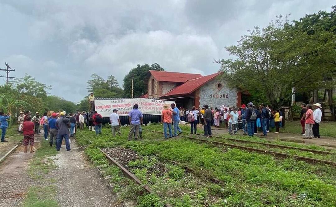 Campesinos mixes realizaron un bloqueo para frenar obras en el tramo 5 del Tren Transístmico; exigen indemnización justa por tierras. Foto: Cortesía