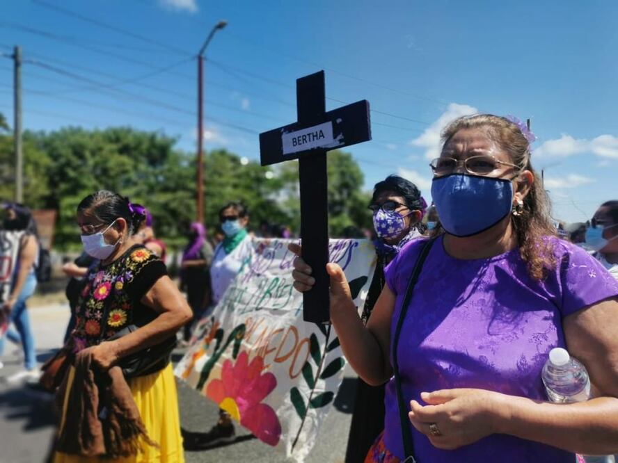 Defensoría de Oaxaca dicta medidas cautelares a favor de mujeres que marcharán este 8M; pide evitar provocaciones. Foto: Roselia Chaca