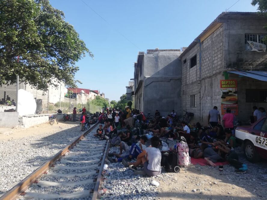 Dos municipios de Oaxaca niegan ayuda humanitaria a caravana de migrantes que huyó de Juchitán