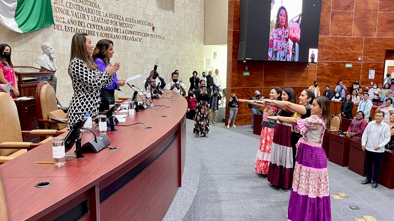 En sesión extraordinaria, renueva Congreso de Oaxaca integrantes de la Mesa Directiva
