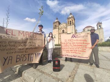 Empleados del Museo de Arte Contemporáneo de Oaxaca marchan para exigir pago de más de un año de salarios