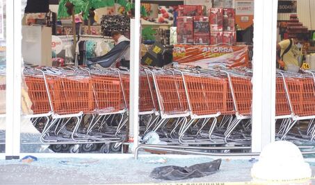 Saqueadores del Chedraui de Xoxo enfrentan cargos por robo violento en pandilla; están en prisión preventiva