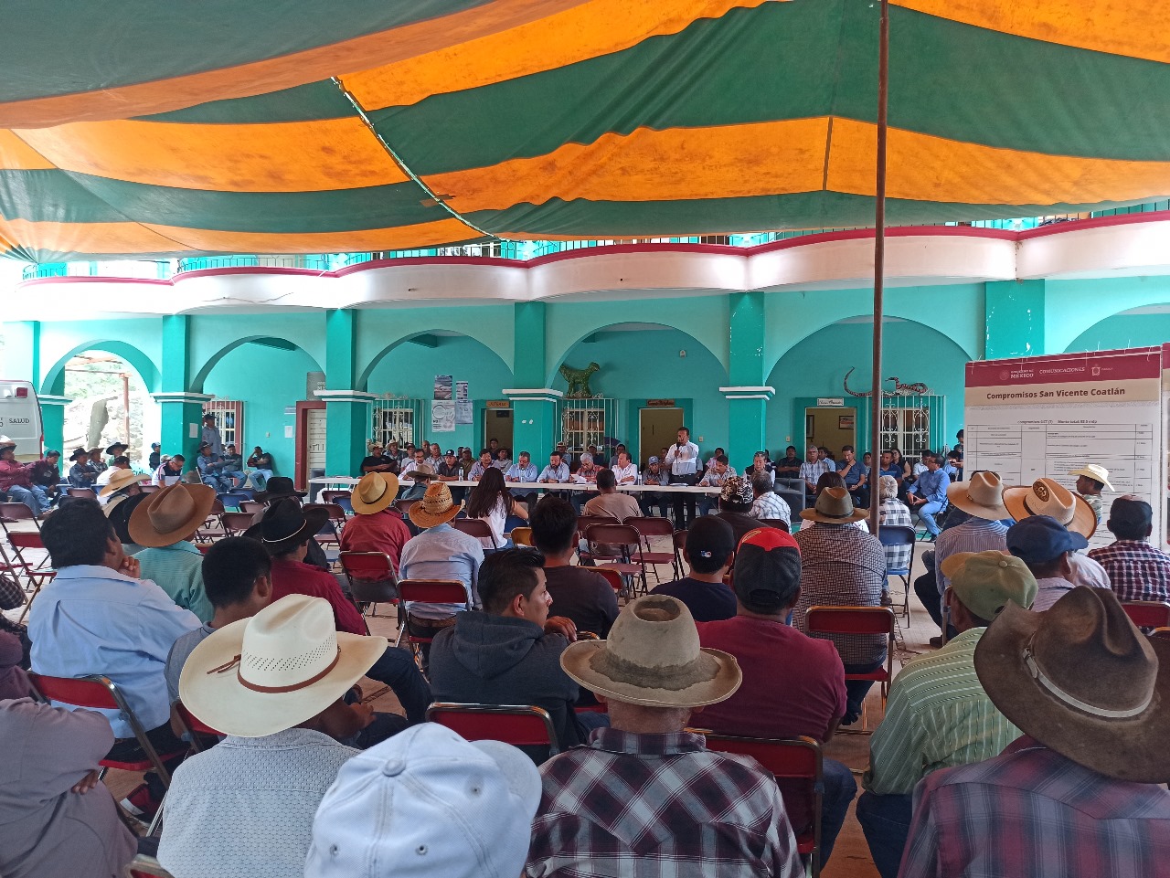 San Vicente Coatlán ratifica a autoridades comunales y aprueba culminar carretera a la Costa de Oaxaca. Foto: Cortesía