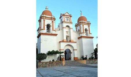 Daña sismo hospital, templo y viviendas de Jamiltepec, Oaxaca