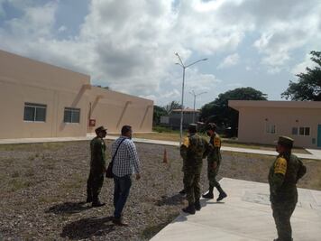 Insabi abandonó Hospital Covid-19 de Juchitán, acusan autoridades; Sedena reabrirá hasta atender daños
