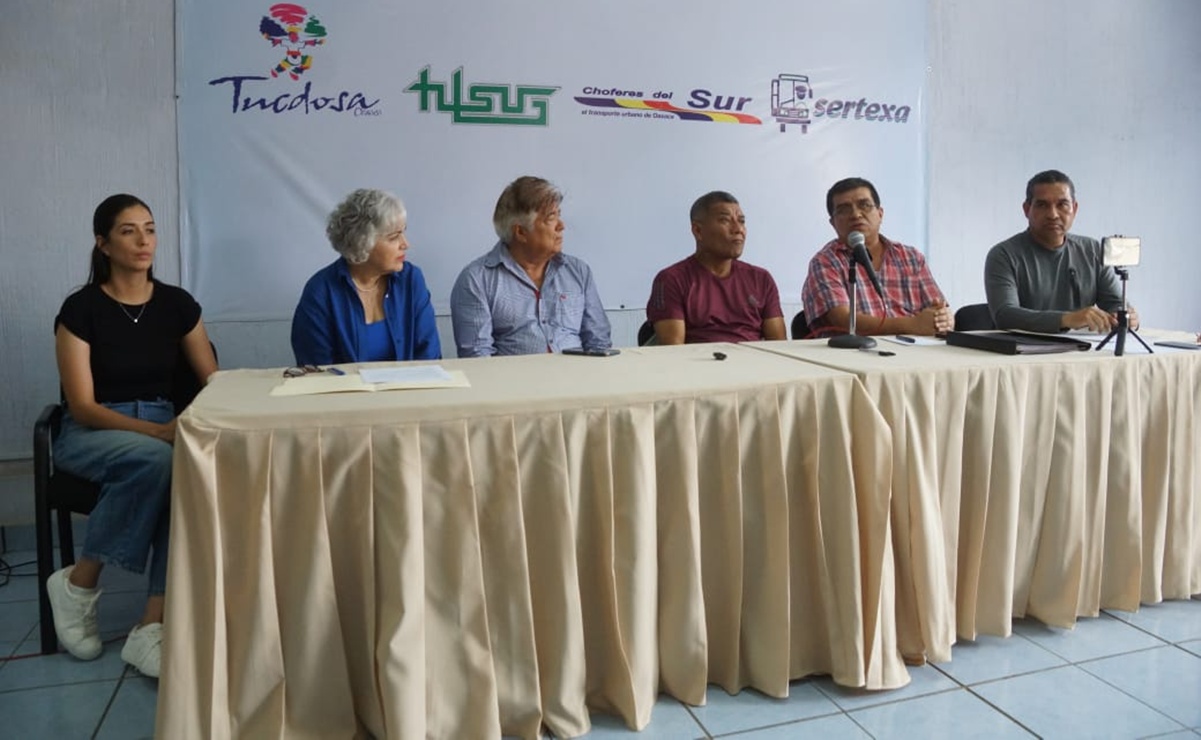 Protestan contra nuevo sistema de transporte en Oaxaca. Foto: Edwin Hernández