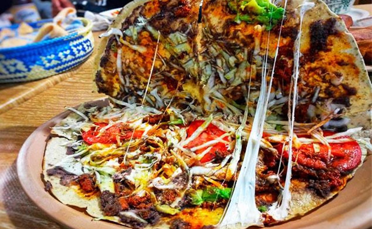 Disputa tlayuda oaxaqueña final del campeonato latinoamericano “Street Food”