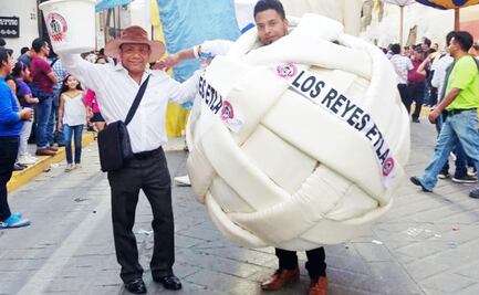 Una botarga de quesillo se hace viral por bailar en funeral de Oaxaca