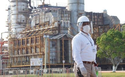 Han muerto 51 petroleros de Salina Cruz por Covid-19; refinería es foco rojo
