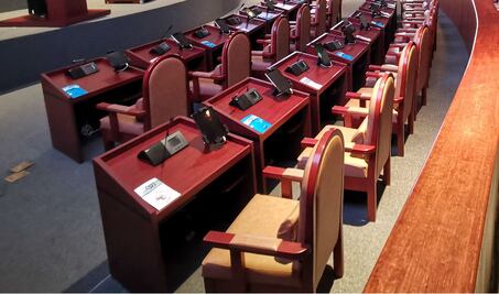 En desacato diputados de Oaxaca por no crear ley indígena