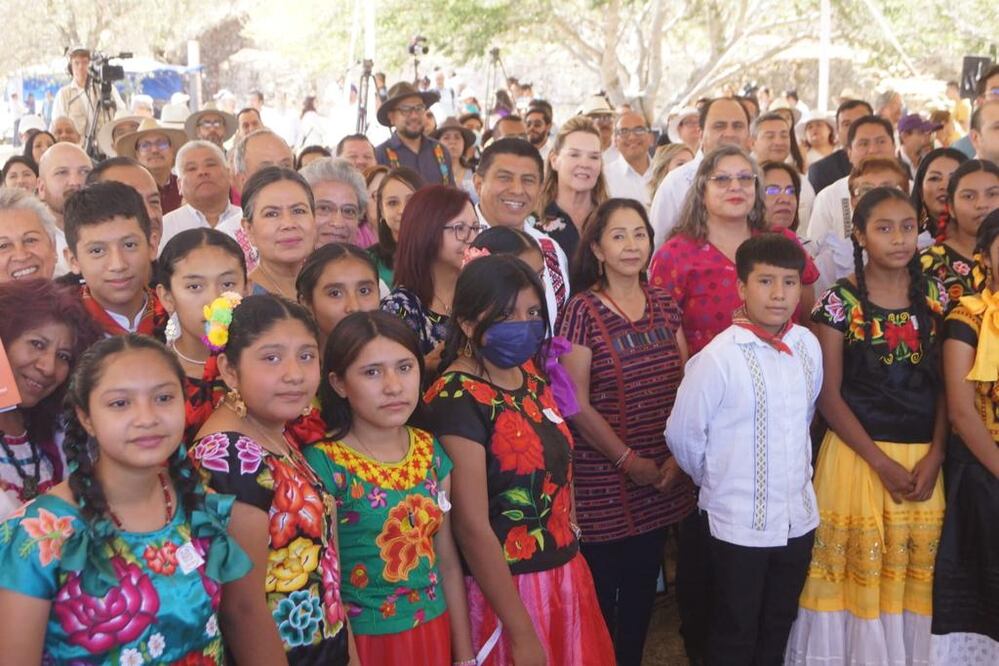 Con “fiesta multilingüística” en Monte Albán, celebra gobierno de Oaxaca Día de la Lengua Materna