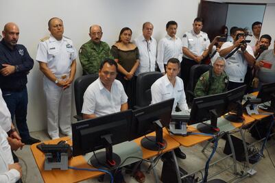 Pide Murat denunciar de forma anónima a quien tenga armas prohibidas