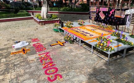 Con una ofrenda, feministas honran memoria de mujeres asesinadas en la Mixteca