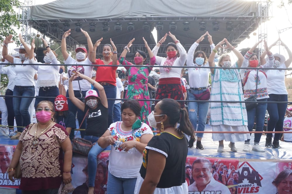 Bitácora de Campaña: Se suman líderes de izquierda del Istmo de Oaxaca a morenista; tricolores presumen nuevo baile