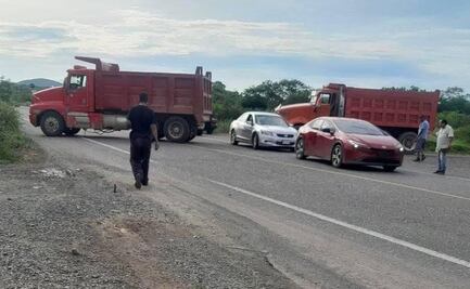 Con bloqueo carretero, transportistas de Oaxaca acusan adeudos millonarios del Corredor Interoceánico